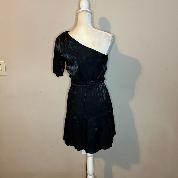 💃🏻BCBGeneration Black Asymmetrical One-Shoulder Cocktail Dress - Picture 4 of 6